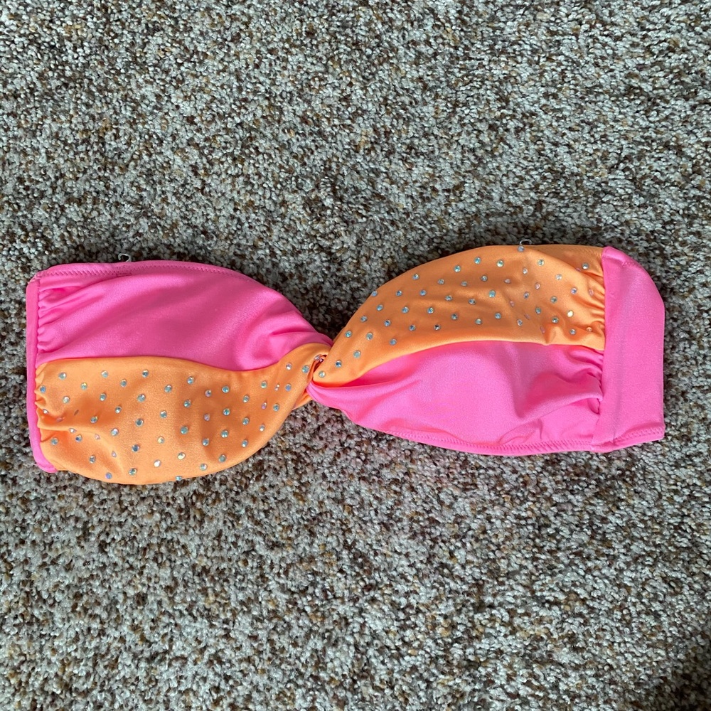 Strapless Victoria’s Secret bikini top